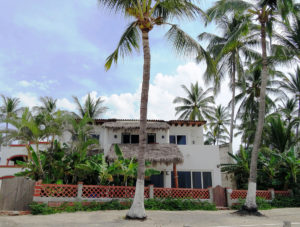 Casa Inglesa - Bucerias, Nayarit - Beachfront Vacation Rental